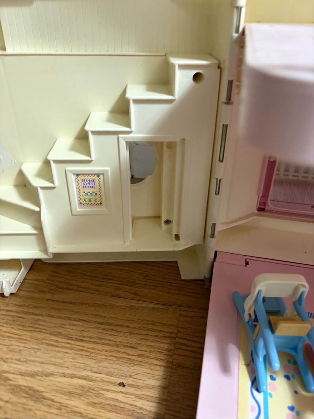 Vintage Fisher-Price Loving Family Dream Dollhouse & Furniture – 1993-94 - Picture 3 of 6